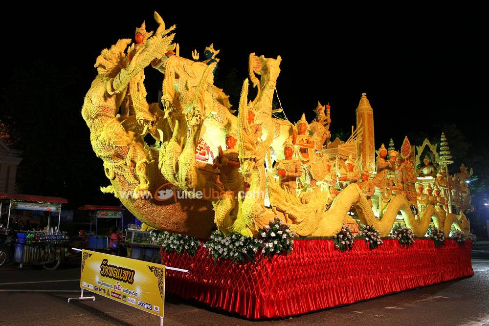 รางวัลรองชนะเลิศอันดับ 1 ต้นเทียนพรรษา ประเภทติดพิมพ์ ขนาดใหญ่ ได้แก่ วัดพลแพน