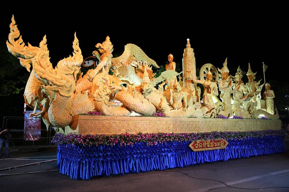 รางวัลชมเชย ต้นเทียนพรรษา ประเภทติดพิมพ์ ขนาดใหญ่ ได้แก่ วัดบูรพา และวัดศรีประดู่
