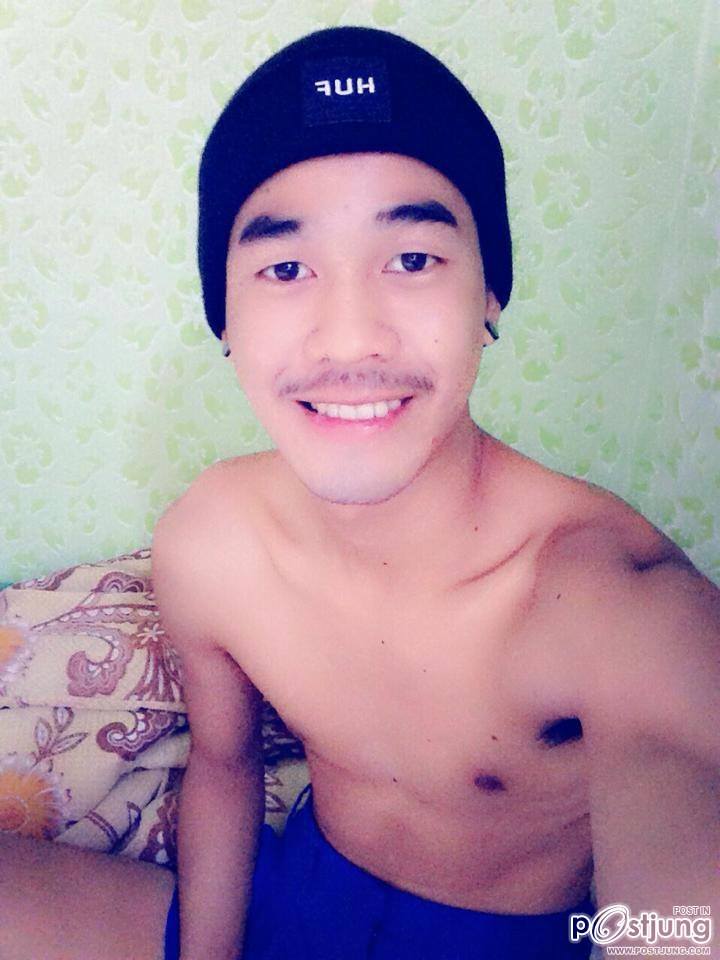 หนุ่มหล่อ Tee Jetsada