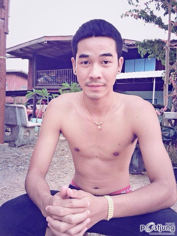 หนุ่มหล่อ Tee Jetsada
