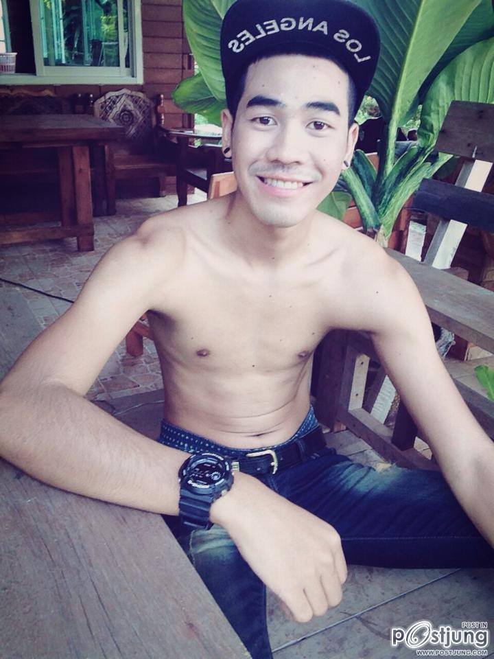 หนุ่มหล่อ Tee Jetsada
