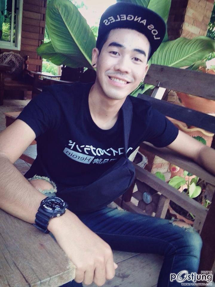 หนุ่มหล่อ Tee Jetsada