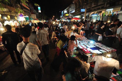ถนนคนเดิน เชียงใหม่ มีอะไรต้องดู!
