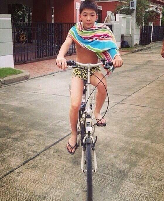 เด็ก ๆ นักเรียนวัยกำลังน่ารัก