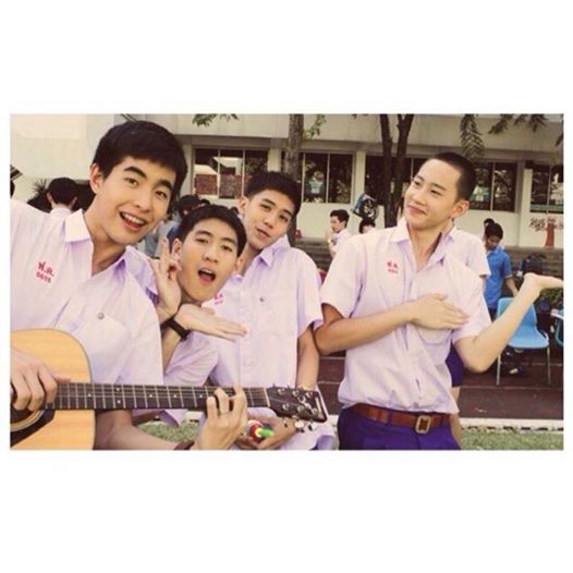 เด็ก ๆ นักเรียนวัยกำลังน่ารัก
