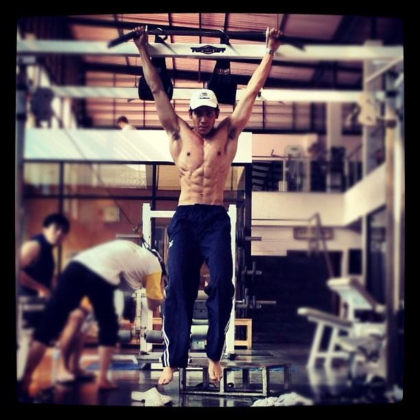 ส่งตรงจากยิม ไม่แซบให้ใช้เท้าเขี่ยยอดหน้าเลย @บารวี 180