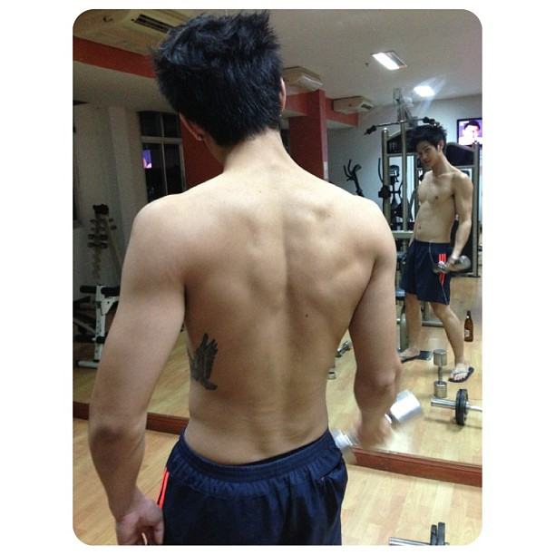 ส่งตรงจากยิม ไม่แซบให้ใช้เท้าเขี่ยยอดหน้าเลย @บารวี 180