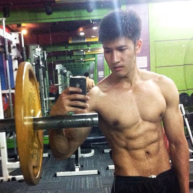ส่งตรงจากยิม ไม่แซบให้ใช้เท้าเขี่ยยอดหน้าเลย @บารวี 180