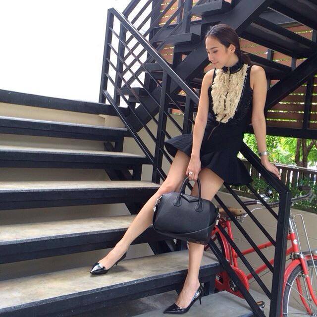 ''อั้ม พัชราภา'' นางสวยไฮโซผู้ดี จริงๆ *** ขนาดกล้องสด *** นะ สวยของแท้ นางฟ้าไร้ APP