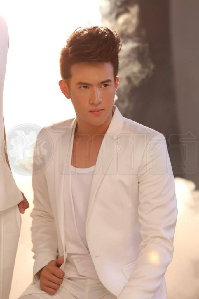 'เจมส์ มาร์' ตี๋หล่อขอเข้มบ้าง