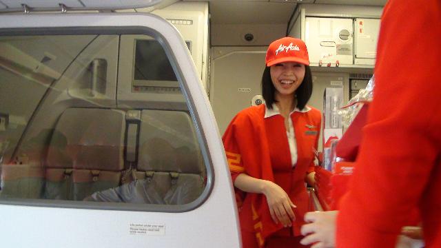 ชาวเน็ตเปรียบเทียบ เลดี้ดาด้านางฟ้าAirAsia แซบมาแรงคล้าย กาก้า