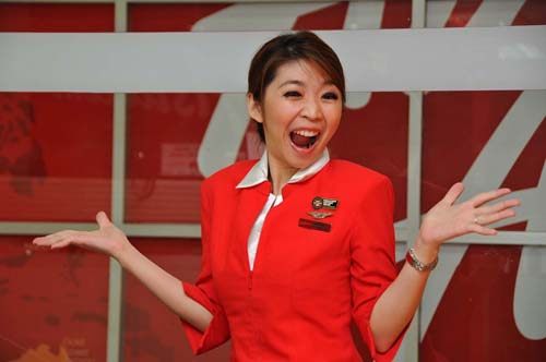 ชาวเน็ตเปรียบเทียบ เลดี้ดาด้านางฟ้าAirAsia แซบมาแรงคล้าย กาก้า
