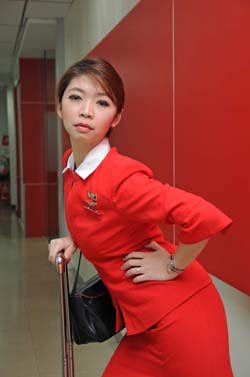 ชาวเน็ตเปรียบเทียบ เลดี้ดาด้านางฟ้าAirAsia แซบมาแรงคล้าย กาก้า