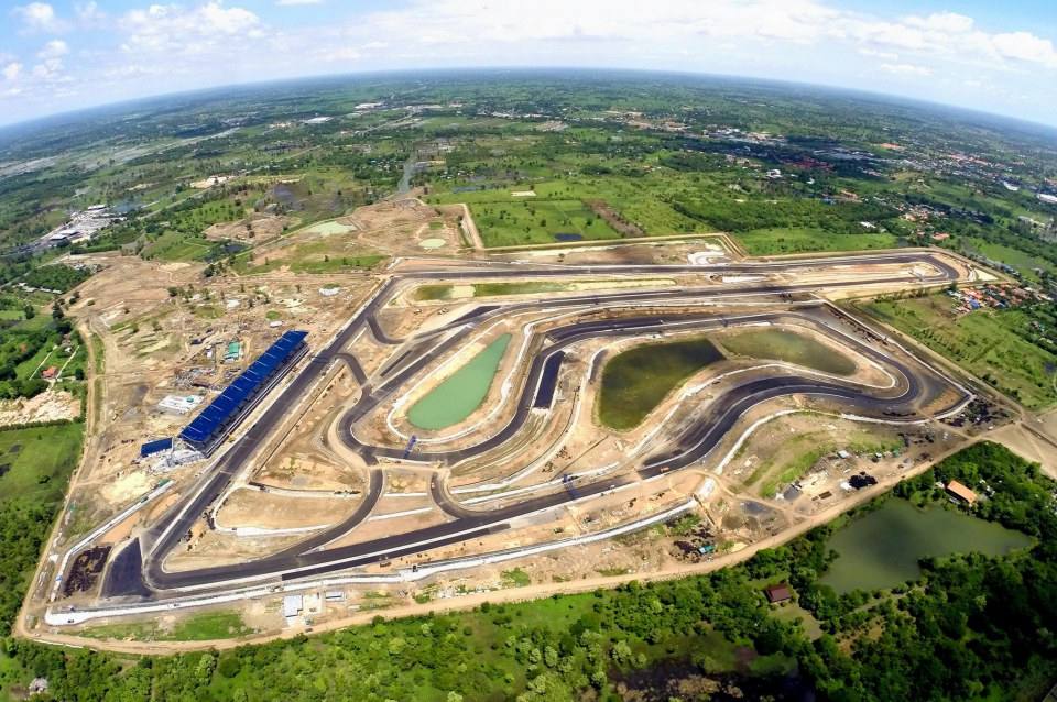 ภาพความคืบหน้าการก่อสร้างสนามแข่งรถบุรีรัมย์(อลังการสุดๆ)