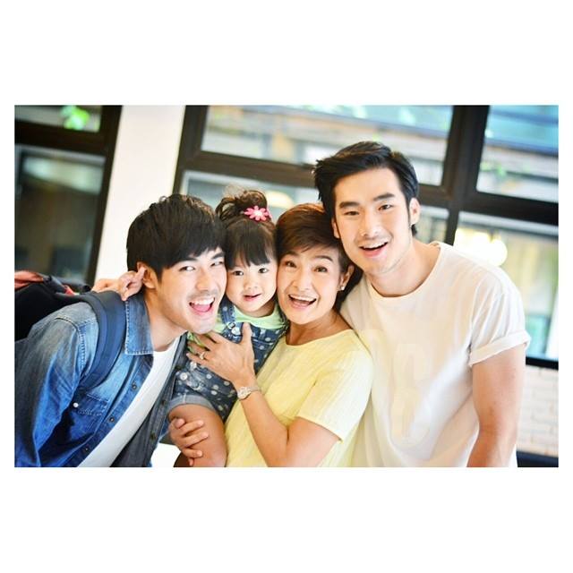 บ้านฉัตรบริรักษ์ คนอะไร หล่อตลกครบสูตร