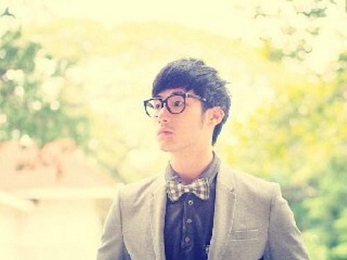 บ้านฉัตรบริรักษ์ คนอะไร หล่อตลกครบสูตร