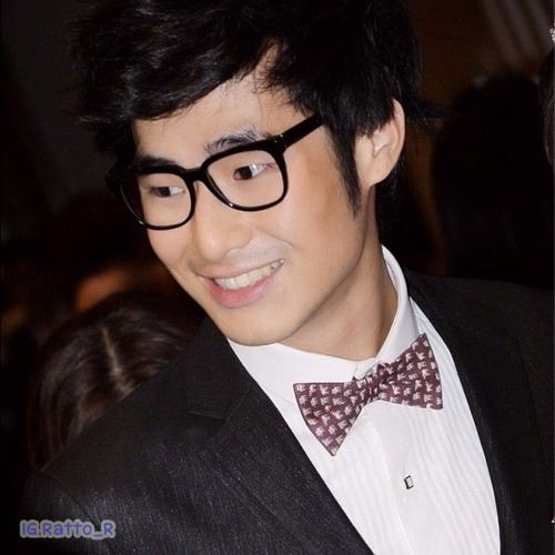 บ้านฉัตรบริรักษ์ คนอะไร หล่อตลกครบสูตร