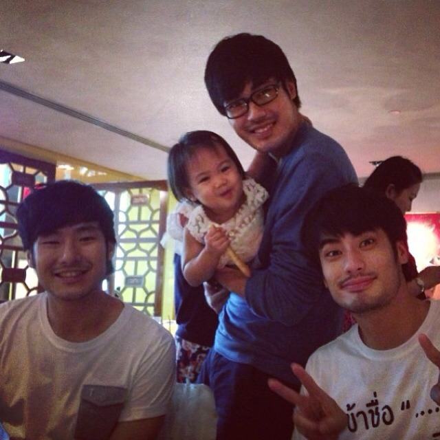 บ้านฉัตรบริรักษ์ คนอะไร หล่อตลกครบสูตร
