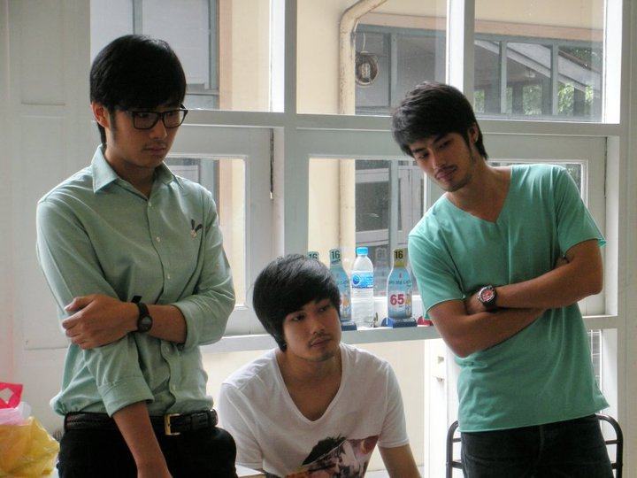 บ้านฉัตรบริรักษ์ คนอะไร หล่อตลกครบสูตร