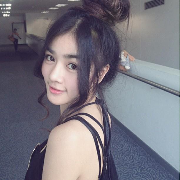 มุมน่ารักๆของลูกทุ่งสาวกระแตอาร์ สยาม