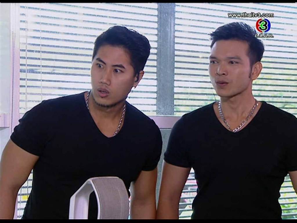 กำปั้นต้องการคนรับผิดชอบ ที่เฮัดให้เขาต้องเป็นแบบนี้, ดาวเคียงเดื่อน