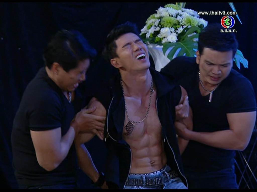 กำปั้นต้องการคนรับผิดชอบ ที่เฮัดให้เขาต้องเป็นแบบนี้, ดาวเคียงเดื่อน