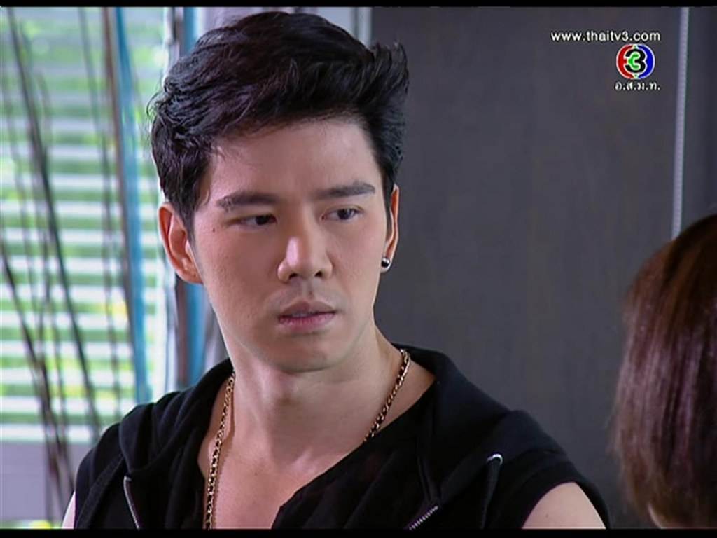 กำปั้นต้องการคนรับผิดชอบ ที่เฮัดให้เขาต้องเป็นแบบนี้, ดาวเคียงเดื่อน