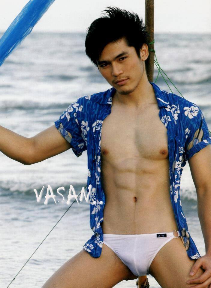 หนุ่มหล่อ กับซิกแพก