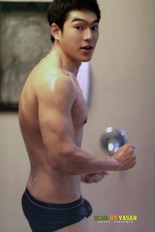 หนุ่มหล่อ กับซิกแพก