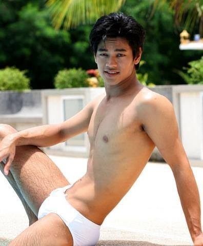 หนุ่มหล่อ กับซิกแพก