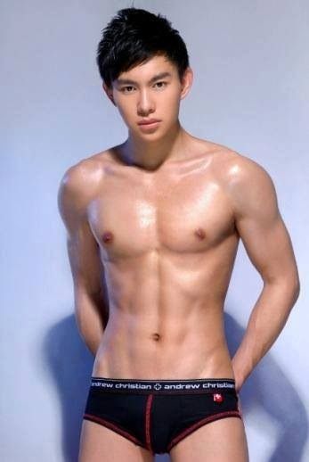 หนุ่มหล่อ กับซิกแพก