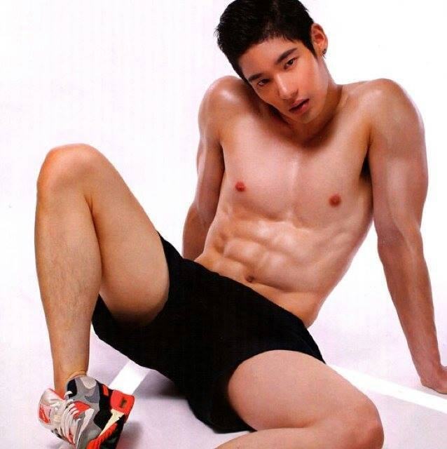 หนุ่มหล่อ กับซิกแพก