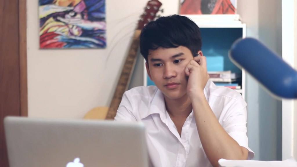 เบิ่งไปเบิ่งมาก็หน้าฮักเน๊าะ คนนี้