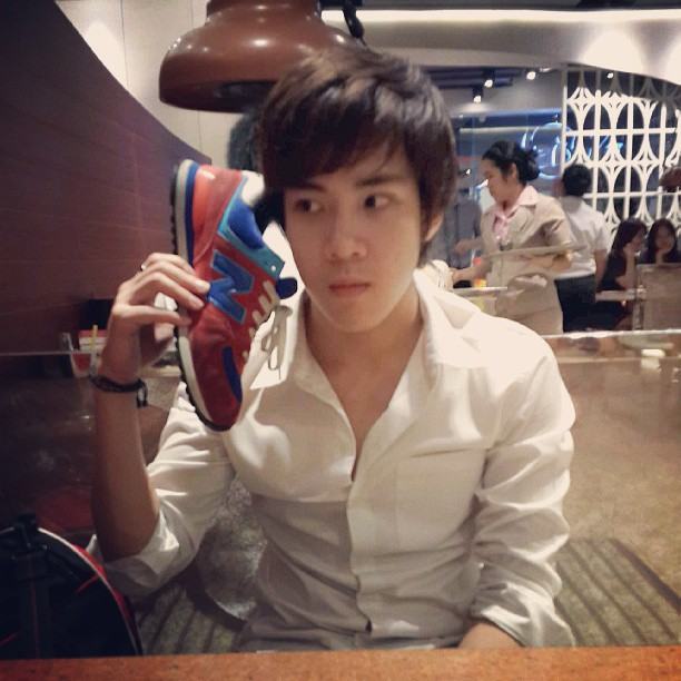 อ๋อชื่อ (วิคเตอร์)นายชัชชวิศ เตชะรักษ์พงศ์) หาfacebokkบ่เจอ