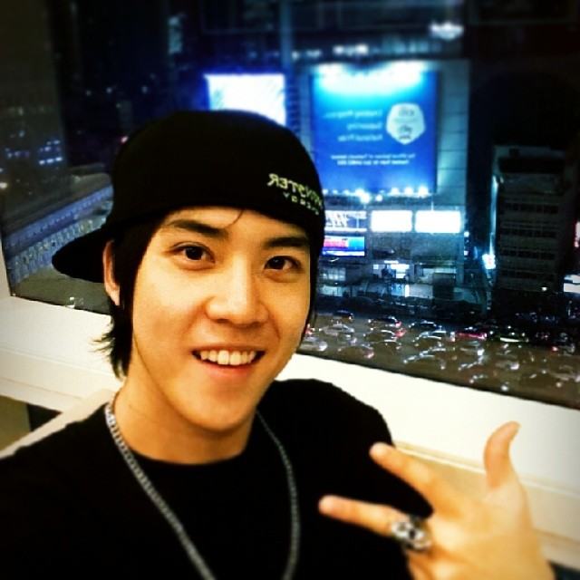 อ๋อชื่อ (วิคเตอร์)นายชัชชวิศ เตชะรักษ์พงศ์) หาfacebokkบ่เจอ