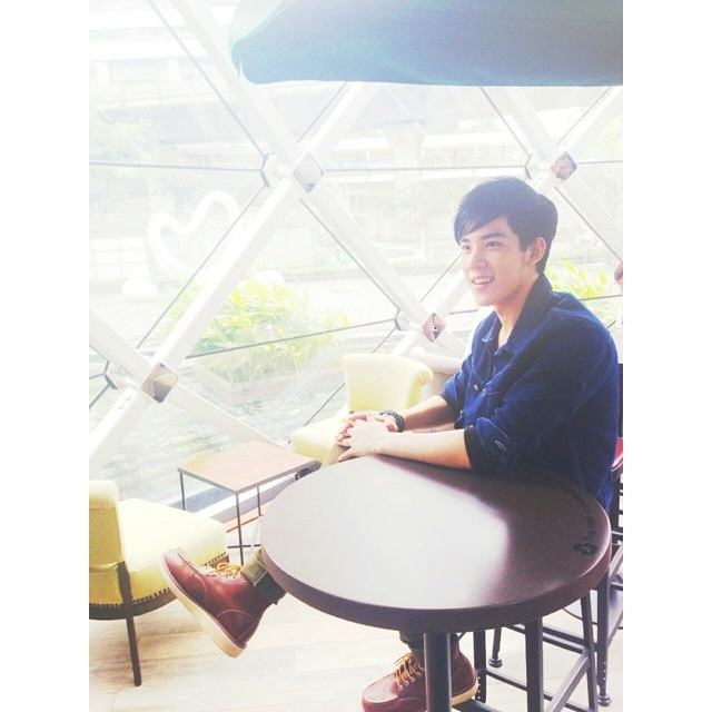 อ๋อชื่อ (วิคเตอร์)นายชัชชวิศ เตชะรักษ์พงศ์) หาfacebokkบ่เจอ