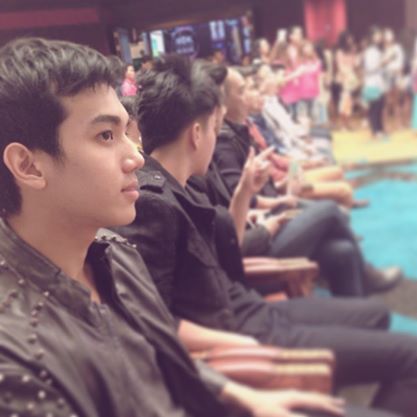 เพชร นพรัตน์ ประเสริฐสุข พระเอกละครพื้นบ้านเรื่อง ยอพระกลิ่น