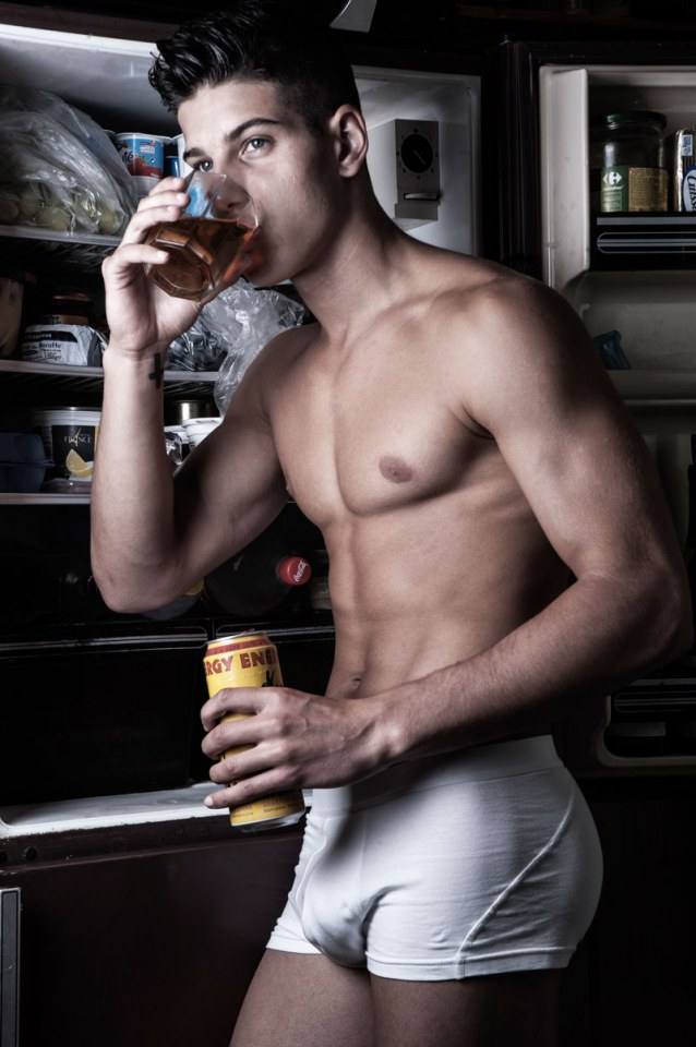 กล้ามแกร่ง กลมกลึง
