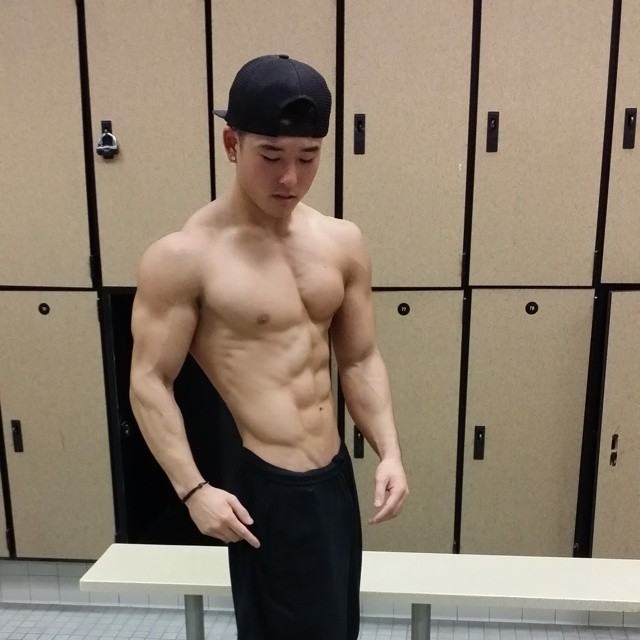 ขาวน่าลูปให้ทั่วร่าง ถ้าอิป้าบอกคนเดียวกันละ http://goo.gl/VhBmgD