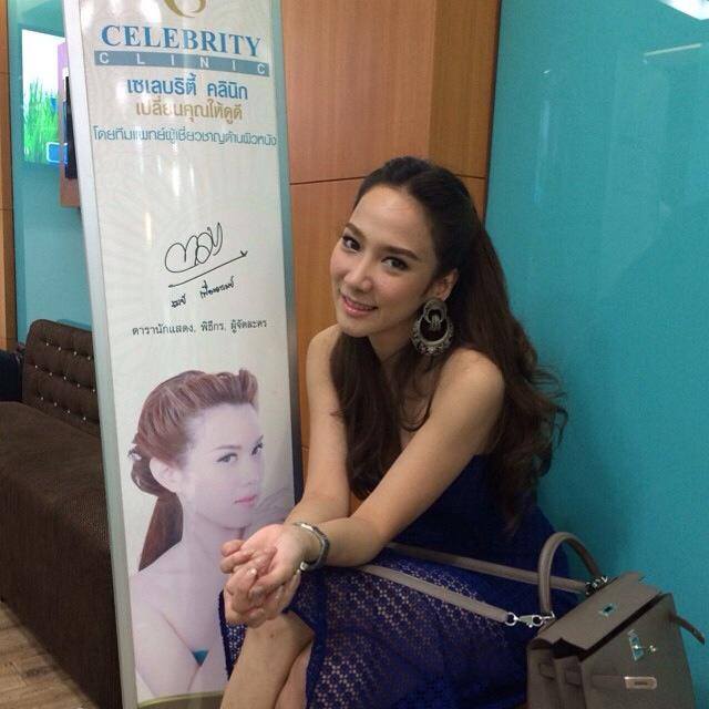 อั้ม พัชราภา ร่วมเปิดตัวร้านอาหารเพื่อน สวยเป๊ะเว่อร์!!