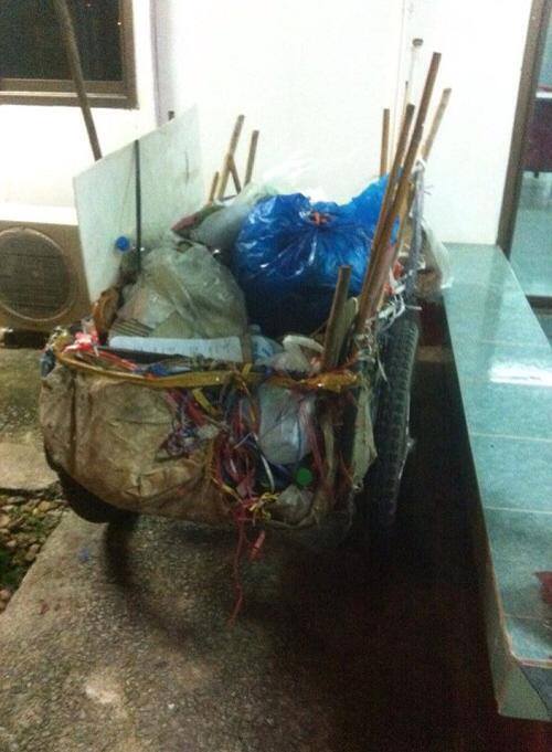 สลดใจ ตายายเดินเท้า 5 วัน ไปหาญาติที่อุดร หลังถูกลูกไล่ออกจากบ้าน