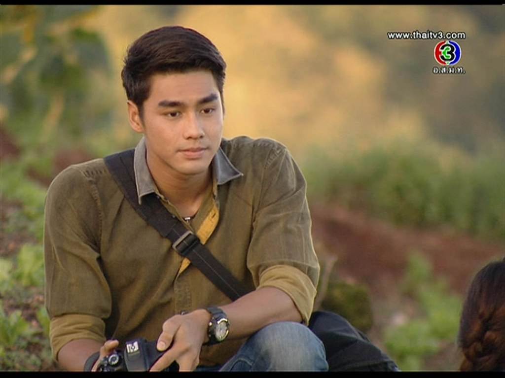 ตากล้องสุดหล่อ เพชร ใน แสงดาวกลางใจ