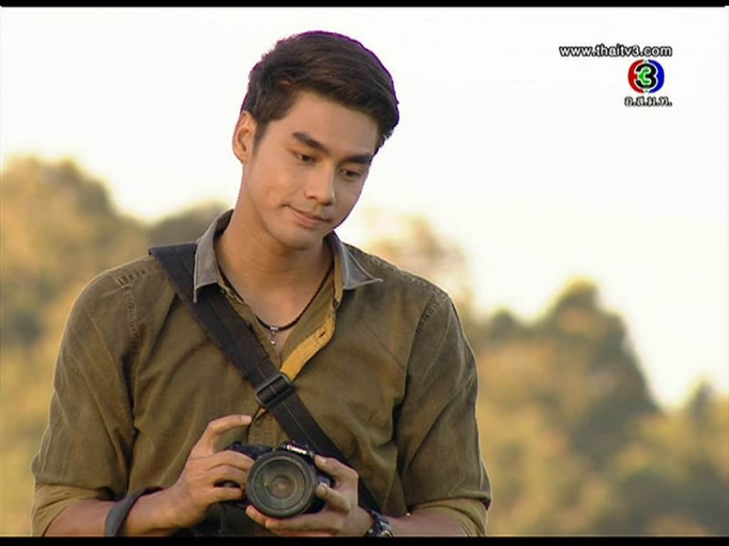 ตากล้องสุดหล่อ เพชร ใน แสงดาวกลางใจ