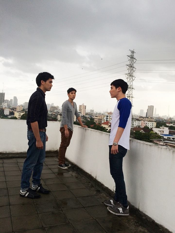 3 หนุ่ม “ป๊อบ-กันต์-เทน” โชว์สปิริตจูบจริง ในหนังสั้น “รักจริงปิ๊งเก้อ” “Secret Love รัก ลับ หลัง”