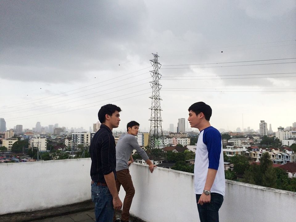 3 หนุ่ม “ป๊อบ-กันต์-เทน” โชว์สปิริตจูบจริง ในหนังสั้น “รักจริงปิ๊งเก้อ” “Secret Love รัก ลับ หลัง”