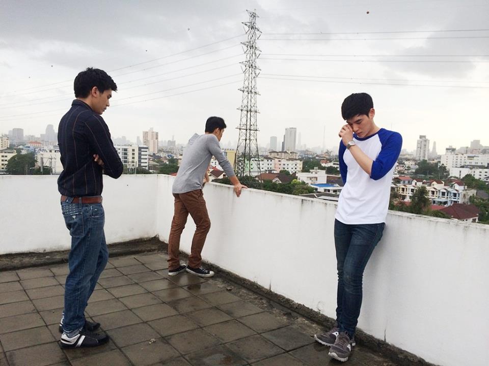3 หนุ่ม “ป๊อบ-กันต์-เทน” โชว์สปิริตจูบจริง ในหนังสั้น “รักจริงปิ๊งเก้อ” “Secret Love รัก ลับ หลัง”