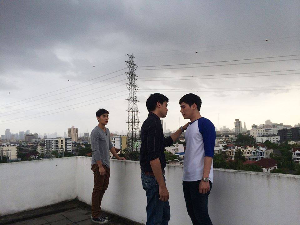 3 หนุ่ม “ป๊อบ-กันต์-เทน” โชว์สปิริตจูบจริง ในหนังสั้น “รักจริงปิ๊งเก้อ” “Secret Love รัก ลับ หลัง”