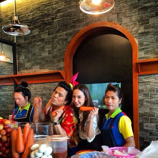 อั้ม พัชราภา ร้านตำเเหล สยาม 1 !!