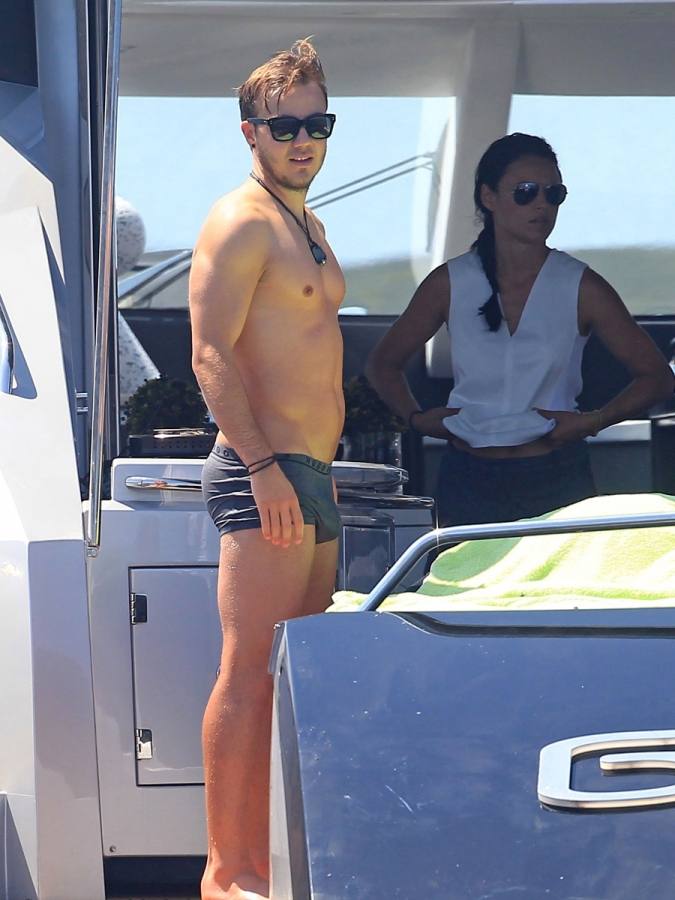 Mario Gotze ในวันพักผ่อนที่ Ibiza