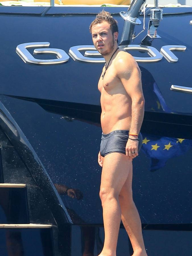 Mario Gotze ในวันพักผ่อนที่ Ibiza